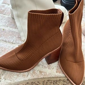 Steven ribbed brown boots, size 5.5 excellent used condition